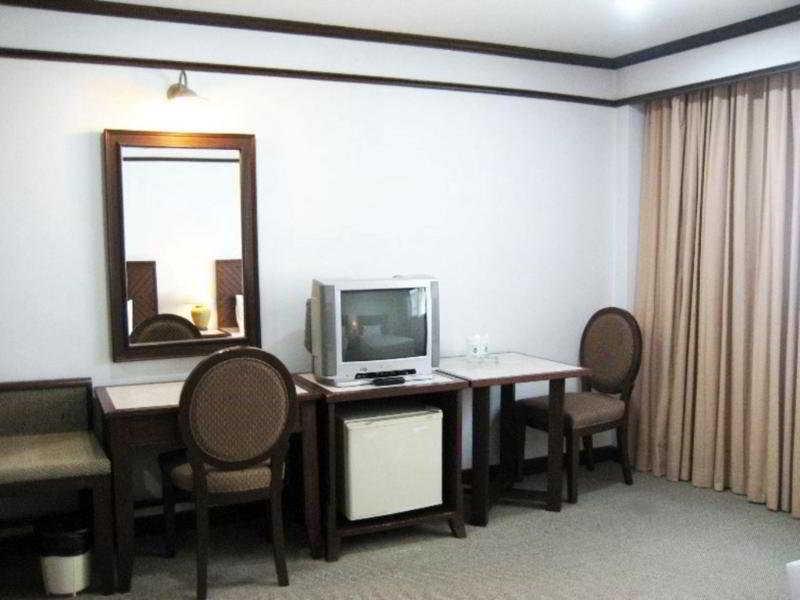 Rattana Mansion Hotel Phuket ภายนอก รูปภาพ