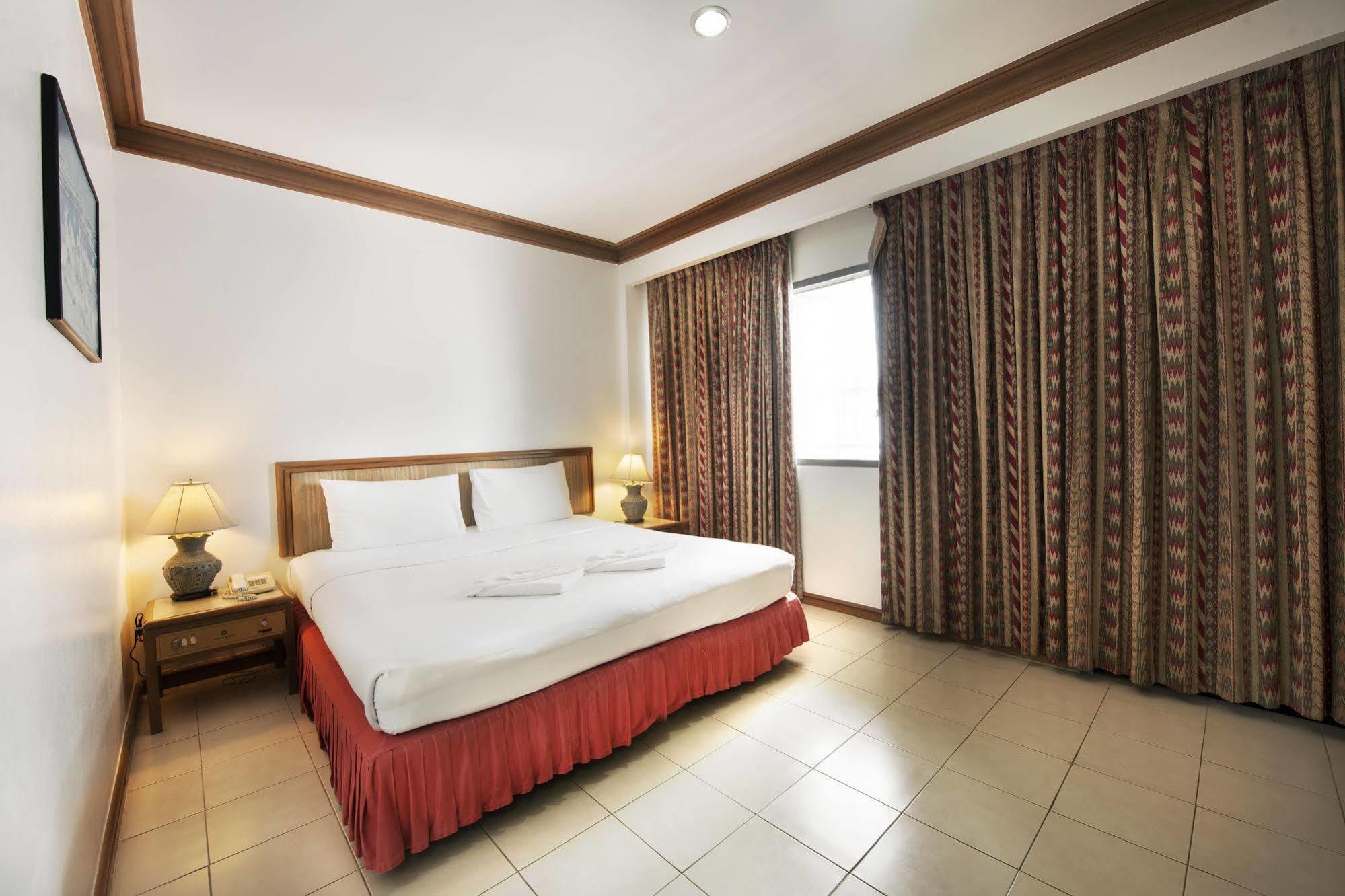 Rattana Mansion Hotel Phuket ภายนอก รูปภาพ