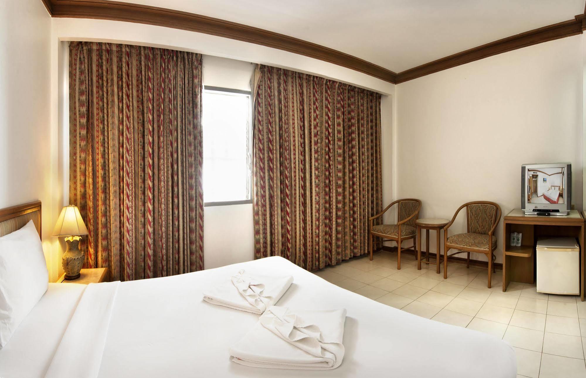 Rattana Mansion Hotel Phuket ภายนอก รูปภาพ