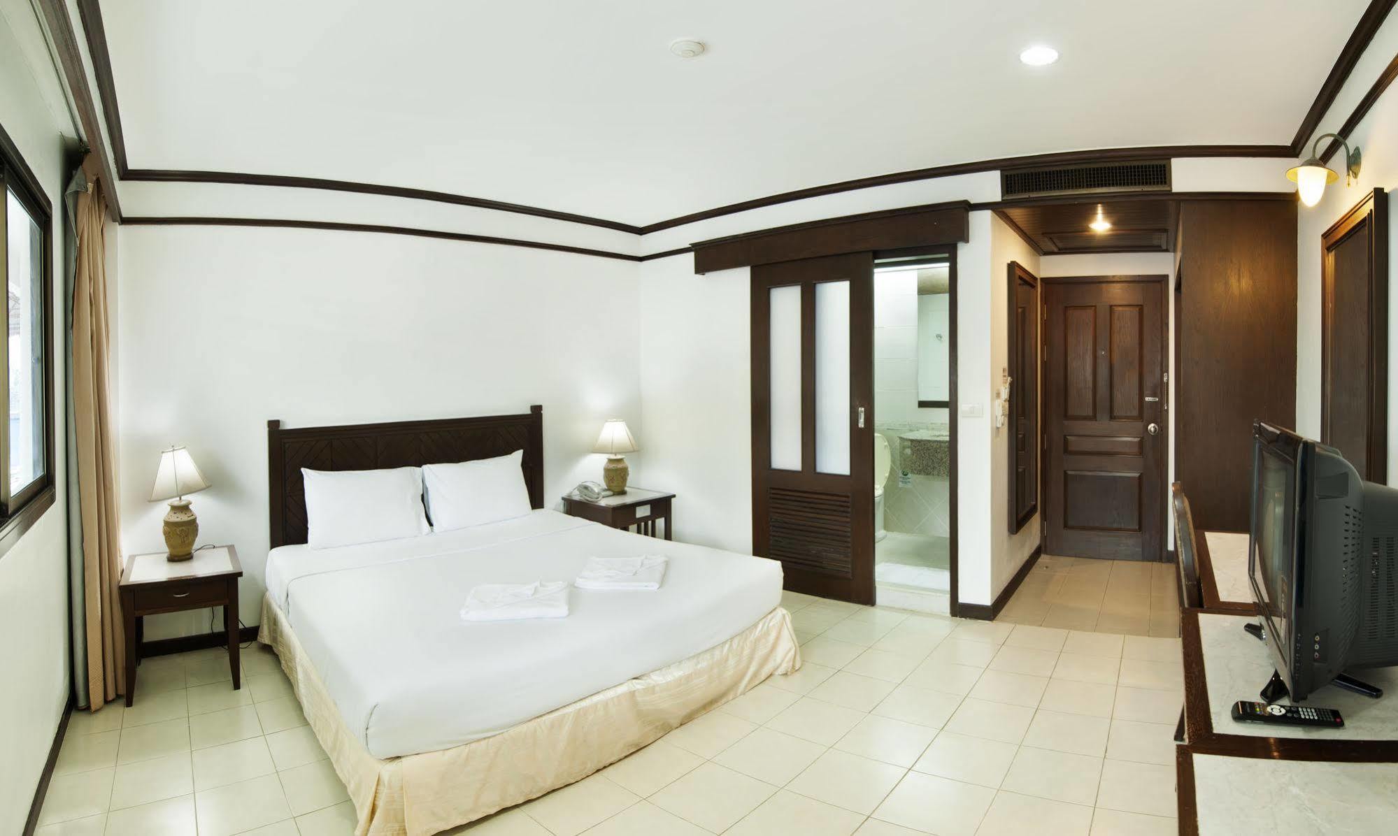 Rattana Mansion Hotel Phuket ภายนอก รูปภาพ