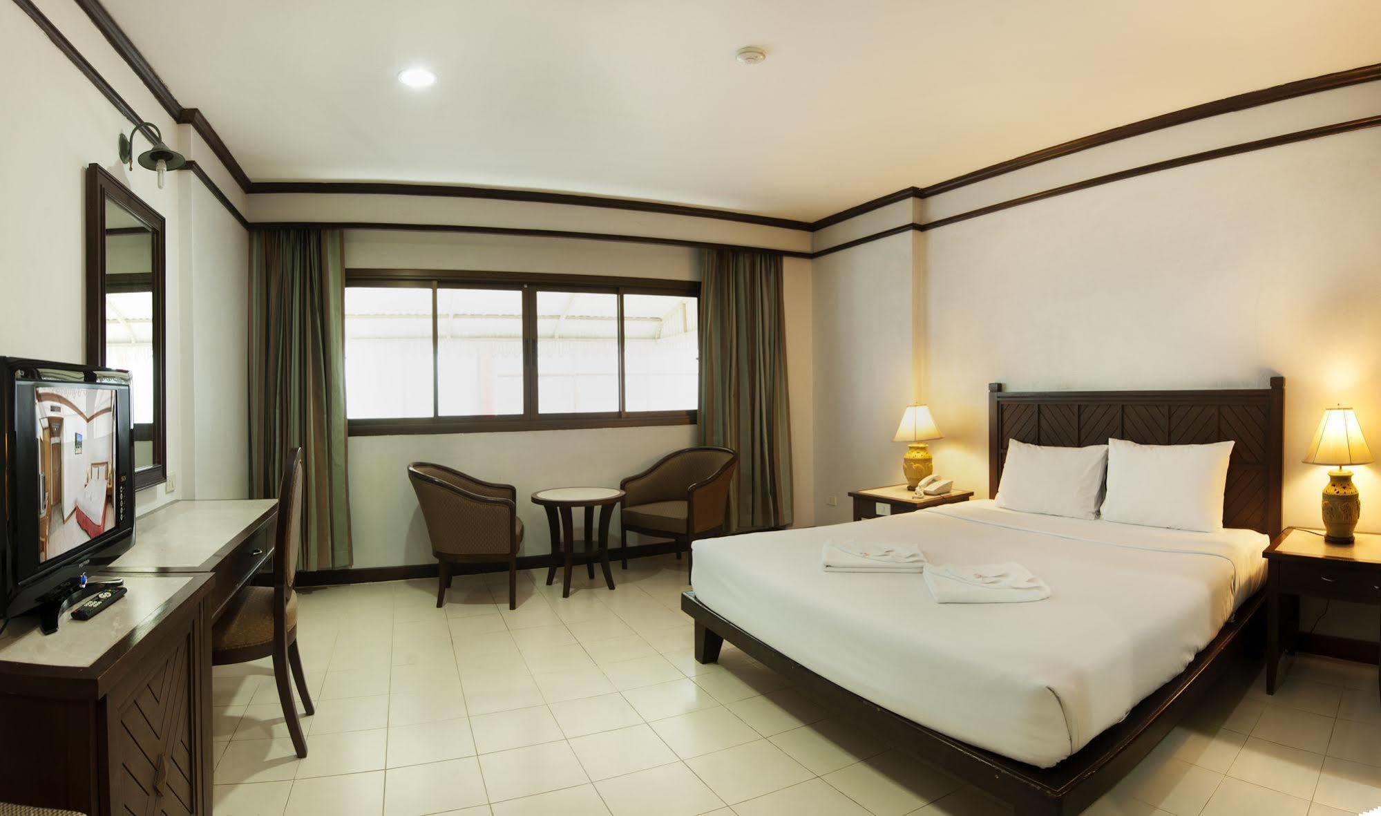 Rattana Mansion Hotel Phuket ภายนอก รูปภาพ