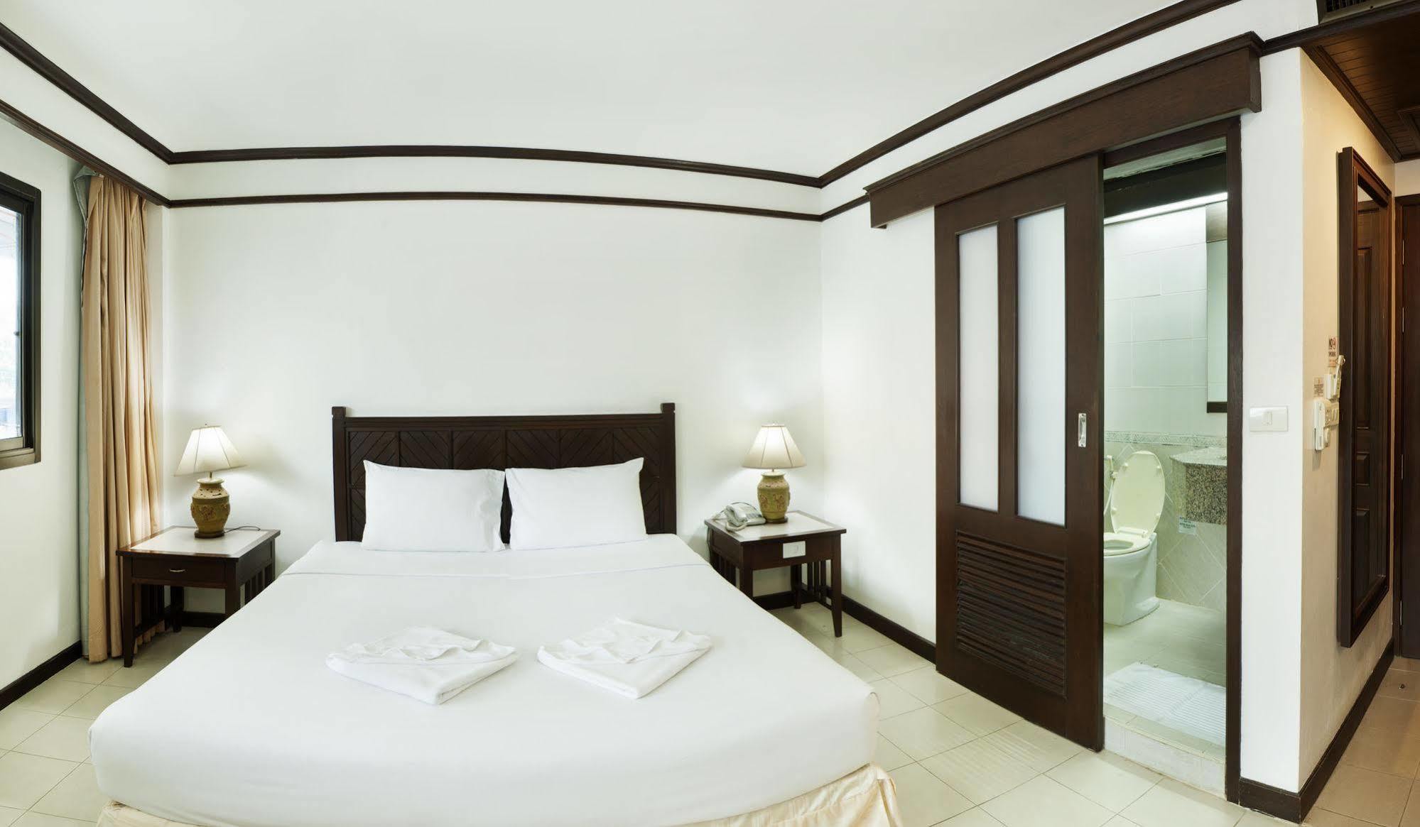 Rattana Mansion Hotel Phuket ภายนอก รูปภาพ